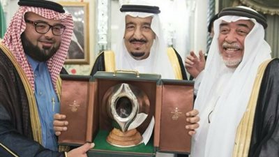 وفاة حامل مفتاح الكعبة المشرفة الشيخ صالح الشيبى (صور)