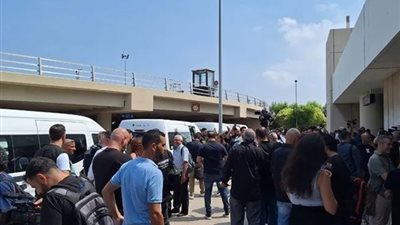 سفراء أوروبيون يتفقدون مطار بيروت بعد اتهامه بتخزين وتهريب الأسلحة