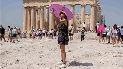 ارتفاع درجات الحرارة يودي بحياة 6 سياح خلال عطلة صيفية في اليونان