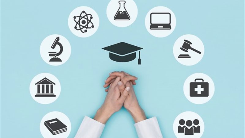التخصص الجامعي المناسب لكل برج