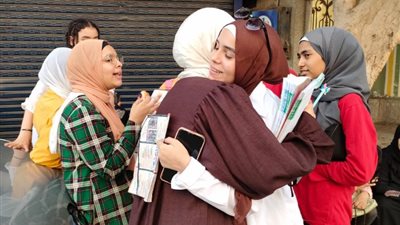 «ترقب وقلق وقرآن وأدعية»، هكذا ينتظر الأهالي طلاب الثانوية العامة