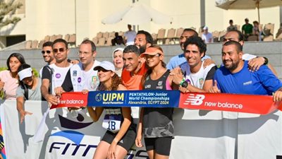 فريدة أبو هاشم وزينة عامر تتوجان بذهبية تتابع السيدات ببطولة العالم