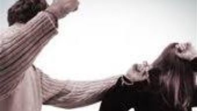 «بسبب خلافات مالية»، زوج ينهي حياة زوجته بآلة حادة في الجيزة