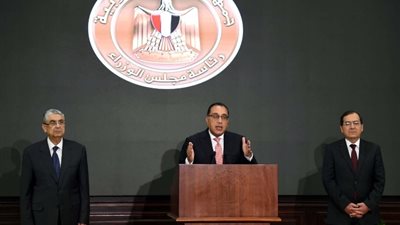 «تجار قنا» يطالبون بالابقاء على مواعيد عمل المحال التجارية