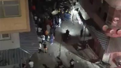 إنقاذ مصاب من أسفل أنقاض عقار بحي المناخ في بورسعيد