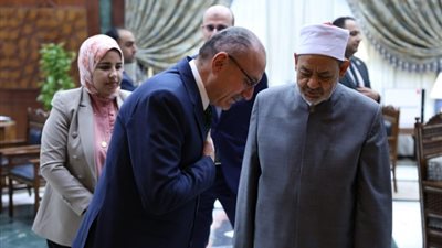 «تعليمنا لا يخضع لأجندات وغير مسيس»، رسالة تحذير من شيخ الأزهر