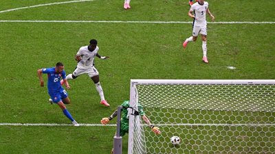 الشوط الأول، سلوفاكيا تتقدم بهدف على إنجلترا في يورو 2024 (فيديو)