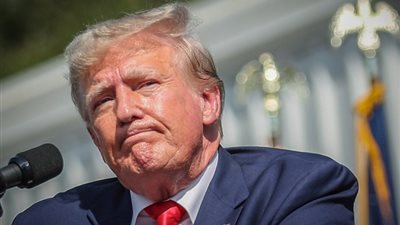«العليا الأمريكية» تعيد قضية حصانة ترامب لمحكمة أدنى في واشنطن