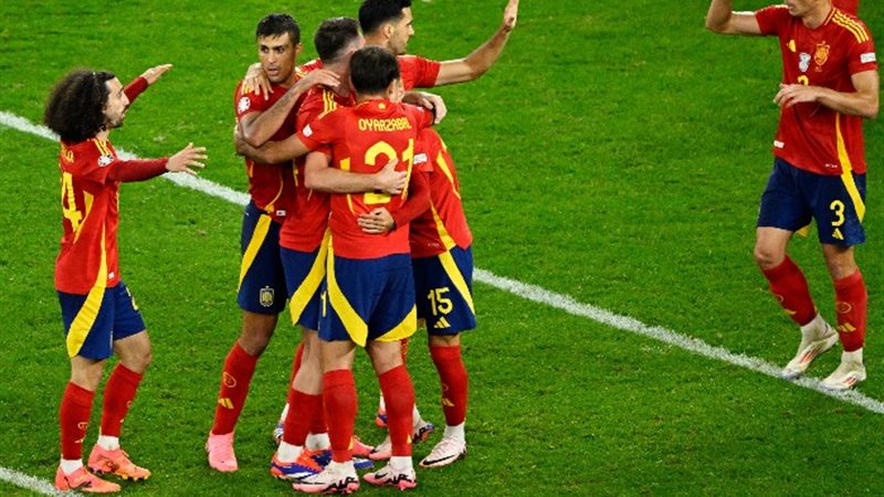 لاعبي منتخب إسبانيا