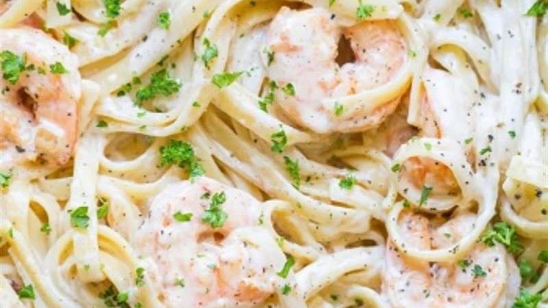 مكرونة وايت صوص بالجمبري