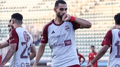 «الرحلة مستمرة»، الأهلي يجدد عقد عمرو السولية لمدة موسمين