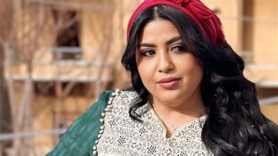 زينب العبد: نجوم «العتاولة» ساعدوني كثيرًا، وبدايتي كانت من مسرح المدرسة (حوار)