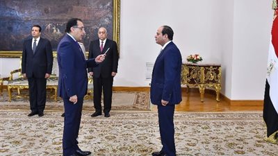الحكومة تؤدي اليمين الدستورية أمام الرئيس السيسي بعد قليل