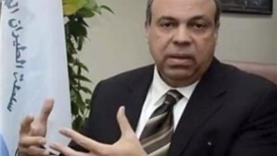 سامح الحفني يؤدي اليمين الدستورية وزيرا للطيران المدني