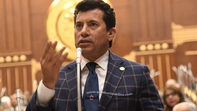 اتحاد الكرة يهنىء أشرف صبحي لتجديد الثقة وزيراً للشباب والرياضة