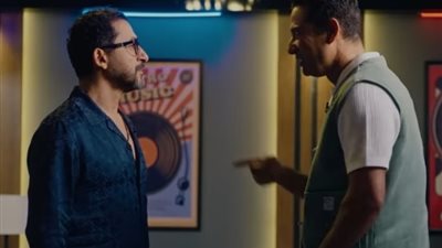 عمرو سعد يتسبب في بكاء أحمد حلمي ببرنامجه، تفاصيل