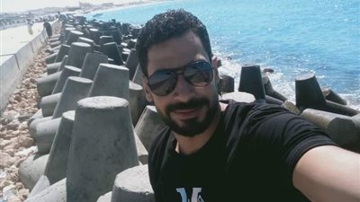 قطع أيده ومزق جسده، تفاصيل إصابة شخص بطعنات نافذة في البحيرة