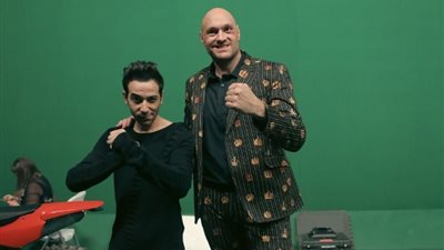 كريم قاسم يشارك جمهوره صورًا من كواليس ولاد رزق 3