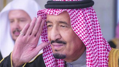 خادم الحرمين يمنح وسام الملك عبد العزيز لـ 200 متبرع بالأعضاء