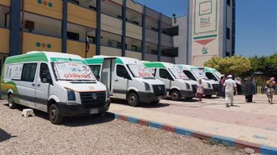 1493 مواطنا تلقوا الكشف والعلاج بالمجان في قرية خزان الوسطاني بكفر سعد