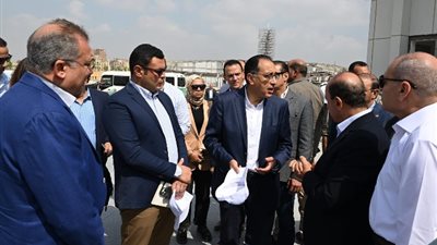 رئيس الوزراء يتفقد عددا من مشروعات القاهرة التاريخية
