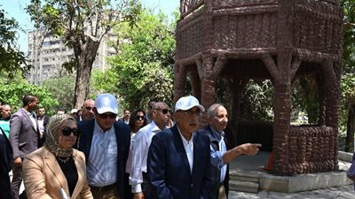 ضمن تطوير القاهرة الخديوية، نقل سور الأزبكية من مكانه الحالي