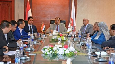 محافظ سوهاج يضع 7 مهام شائكة أمام رؤساء الأحياء والمدن