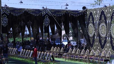 عدسة «الجمهور» تلتقط الصور الأولى لـ سرادق عزاء الراحل أحمد رفعت