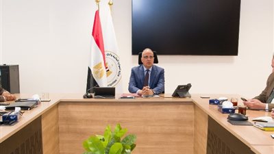 وزير الري يتابع إجراءات التحول للري الحديث والموقف المائي في أسوان