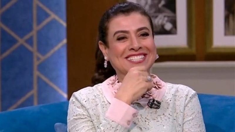 الفنانة نشوي مصطفي