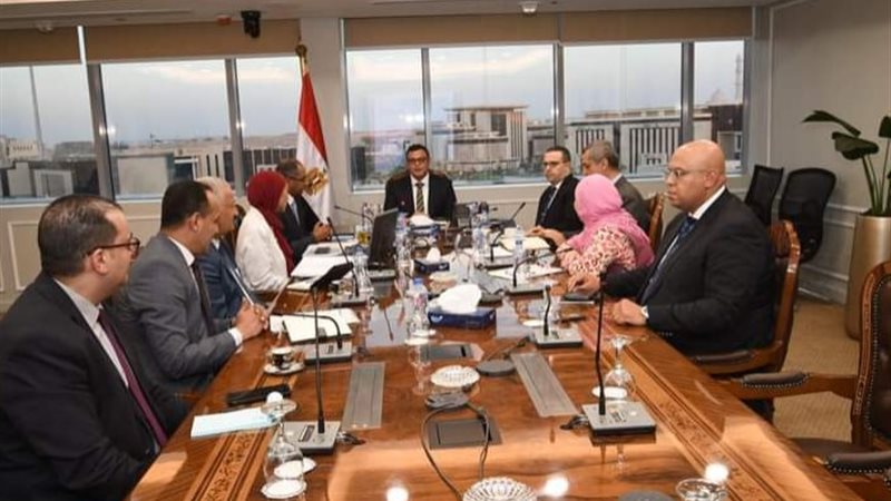 جانب من اجتماع وزارة الإسكان